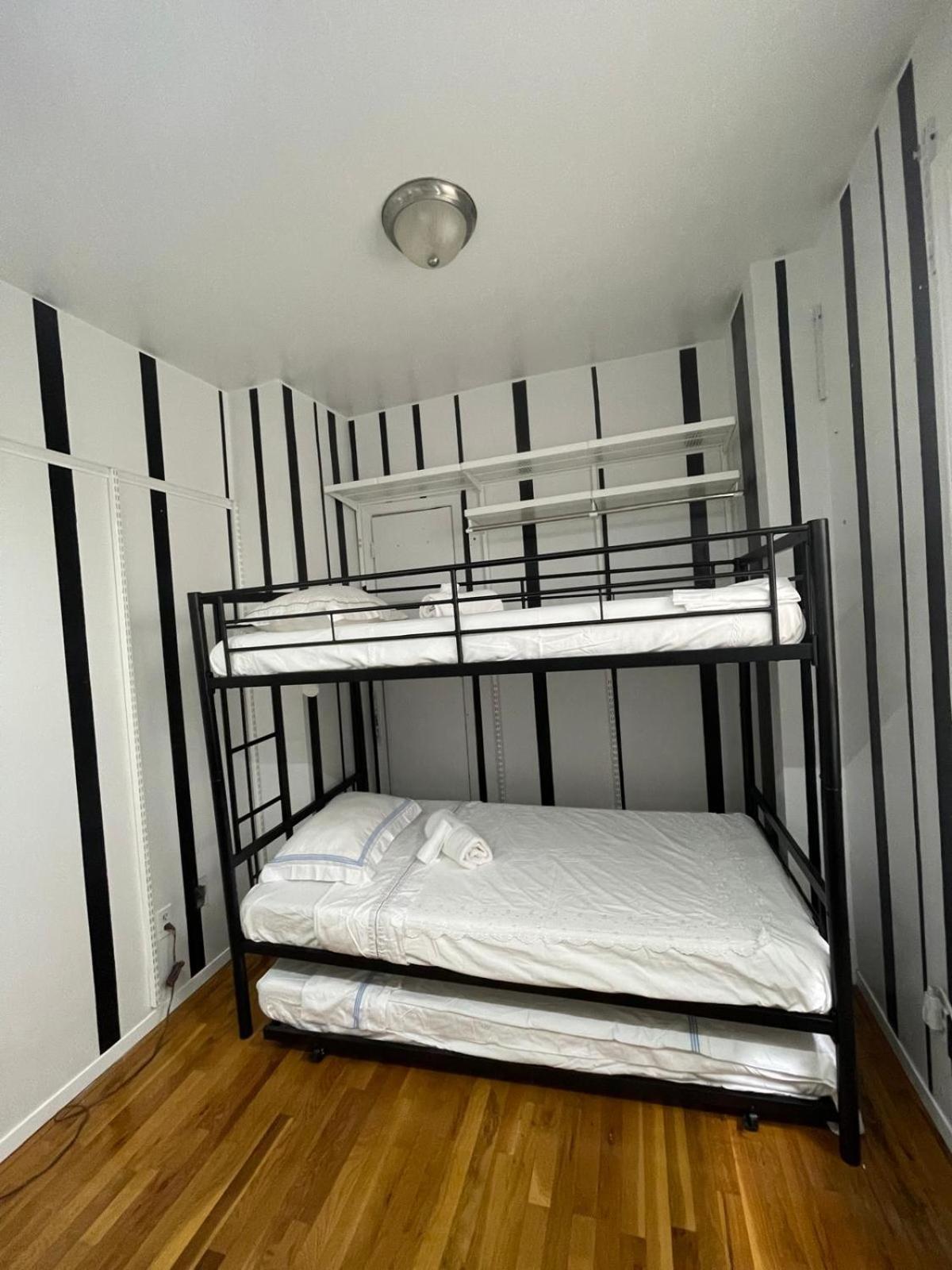 2 Bedrooms Flat 5 Minutes From Times Square Pangsapuri *